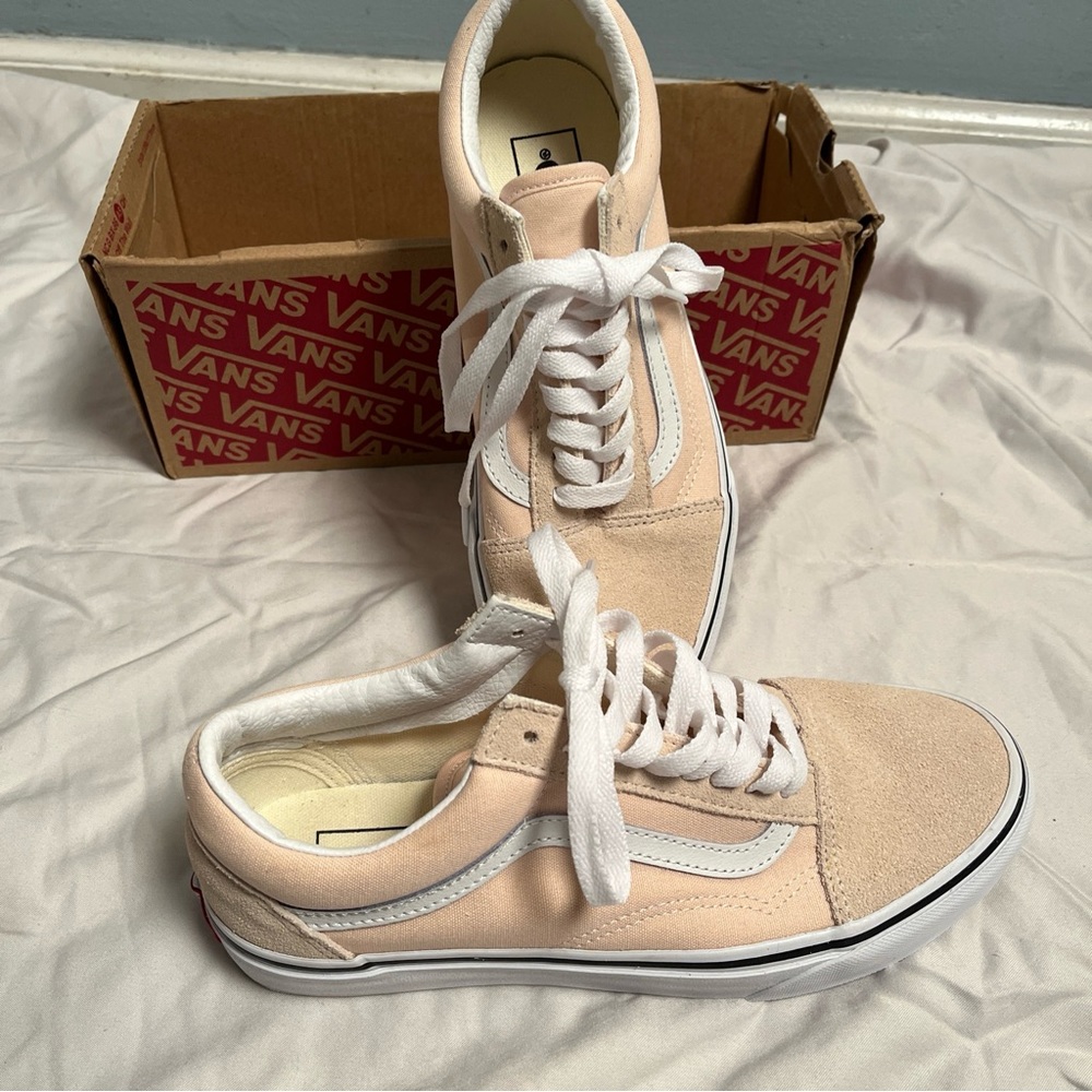 Vans Old Skool Women’s 8.5 Men’s 7 Peach with beige suede